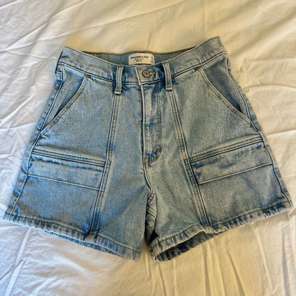 Abercrombie & Fitch High Rise Dad Cargo Shorts